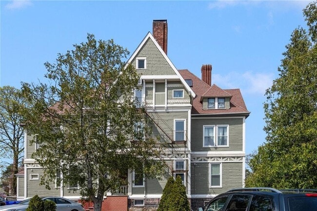 87 Cooke St Unit 2