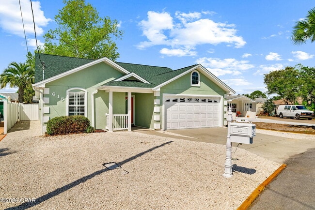 Photo - 615 Poinsettia Ct