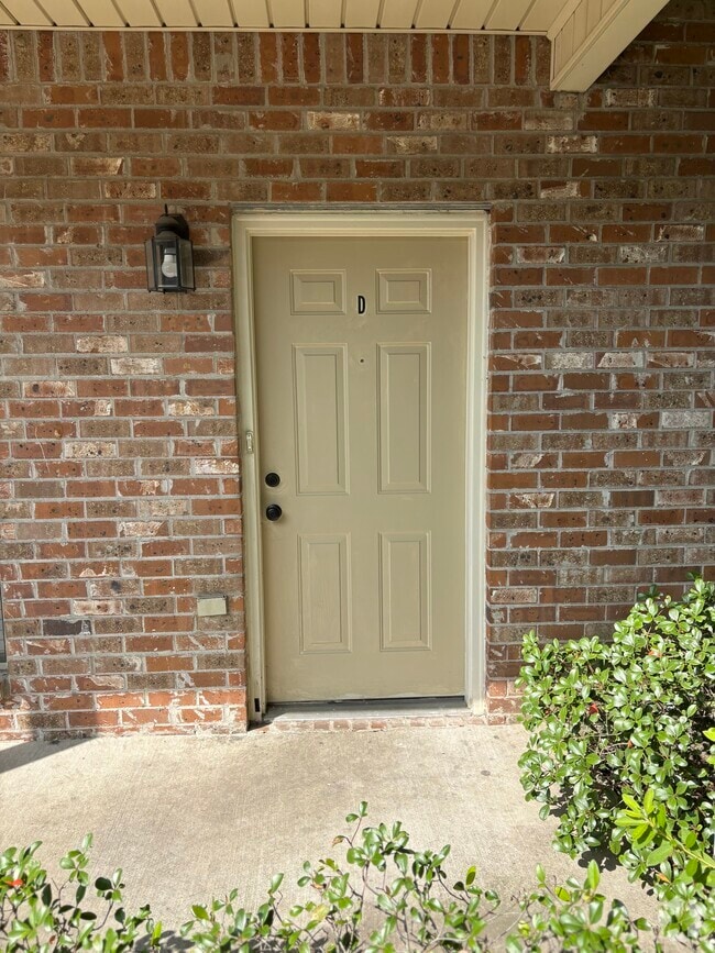 Building Photo - 828 Meadow Bend Dr Unit D Rental