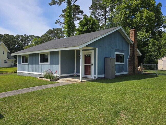 Photo - 504 Dennis Rd