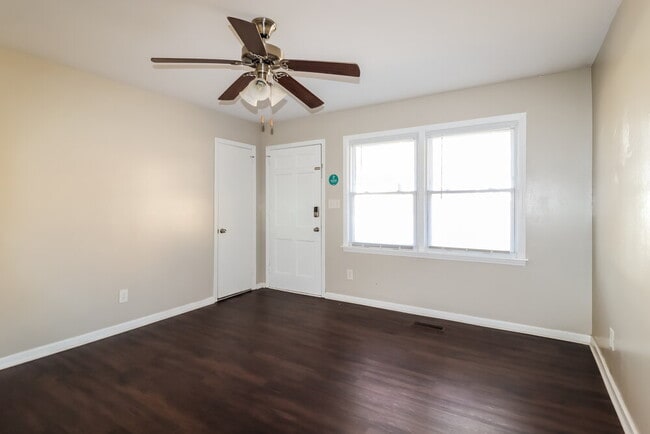 Photo - 208 Sam Pate Dr