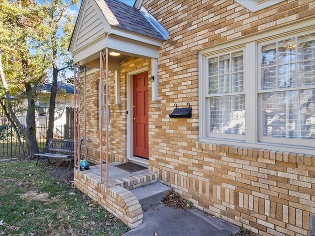 Photo - 1307 S Indianapolis Ave