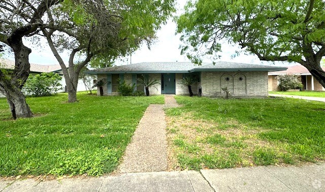 Building Photo - 203 Frio Dr Rental