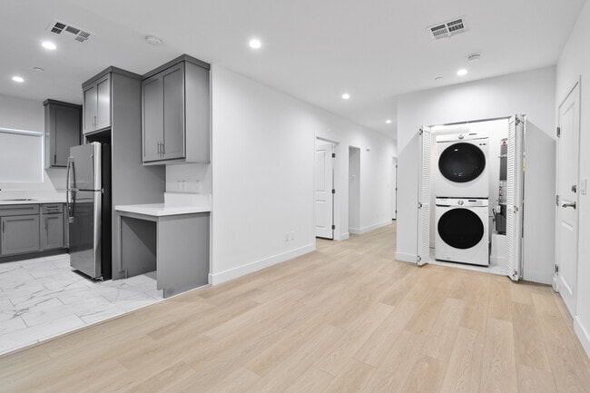 Photo - 10609 S Inglewood Ave Unit NA