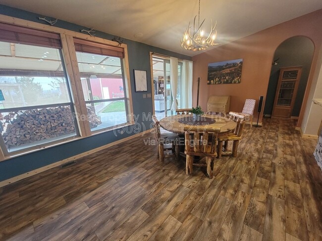 Photo - 52203 WA-225