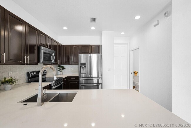 1427 NW 34th Way