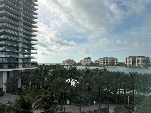 Photo - 1000 S Pointe Dr Unit 507