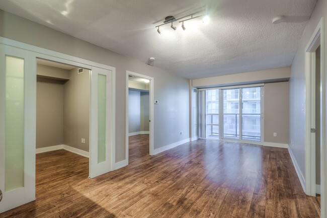 Photo - 20 Blue Jays Way Unité 1702