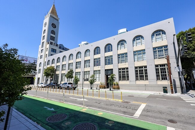 Building Photo - 461 2nd St Rental