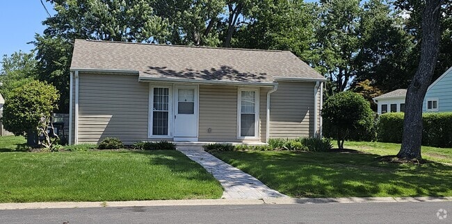 Building Photo - 116 Edale Ave Rental