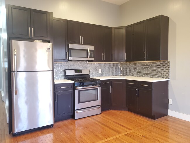 Photo - 581 Bramhall Ave Apartments Unit 2