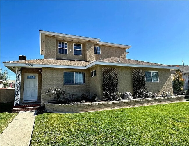 Building Photo - 2205 Conquista Ave