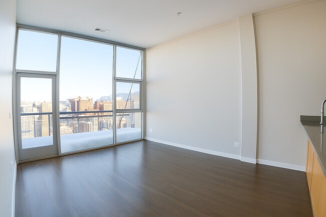 Photo - 1540 W Fullerton Ave Unit 405