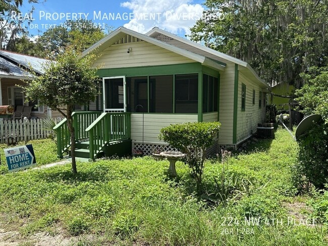 224 NW 4th Pl