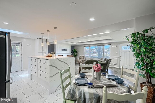 Photo - 520 White Oak Dr