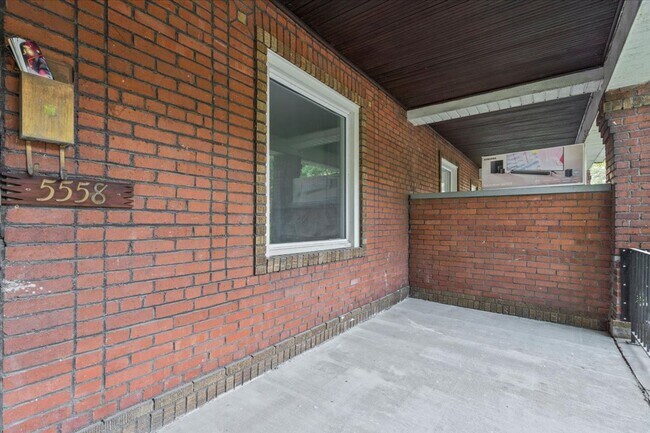 Photo - 5556-5558 Pocusset St