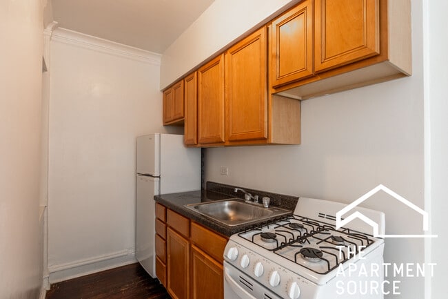Building Photo - 4641 N Paulina St Unit 406 Rental