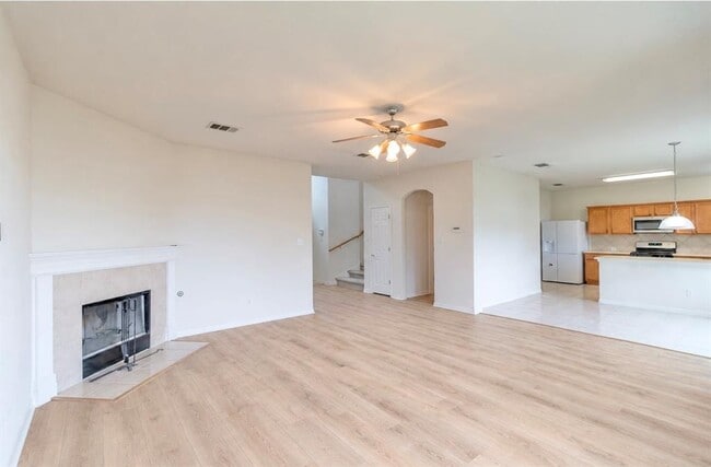 1103 Apollo Ln