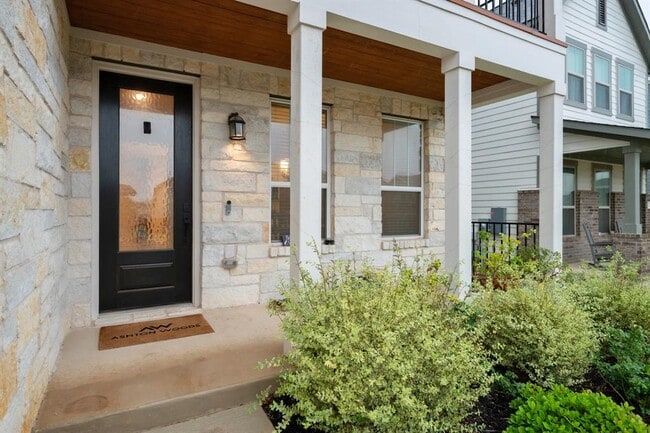 Photo - 236 Travis Ln