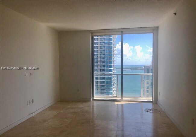 Photo - 1060 Brickell Ave Unidad 3807