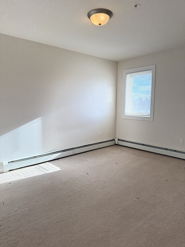 Photo - 4701 49 Ave Unit IT-201