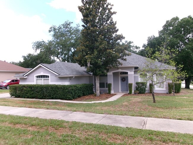 Building Photo - 4/2 on corner lot w/lake access