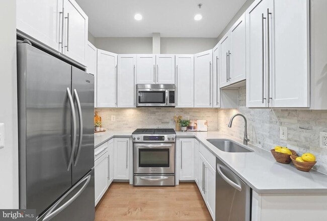 Building Photo - 1448 Harvard St NW Unit 3