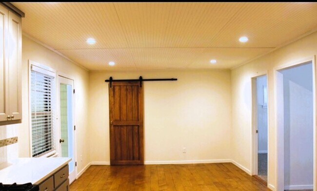 Photo - Spacious 4 Bed 2 Bath with Enclosed Patio ...