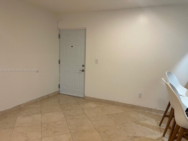 Photo - 3545 NE 167th St Unidad 506