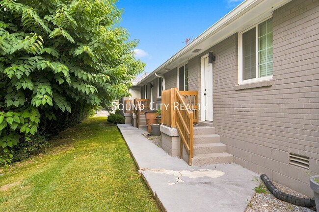 Photo - 714 27th Ave N Unit D