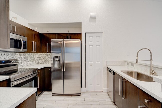 Photo - 1121 Golden Cane Dr