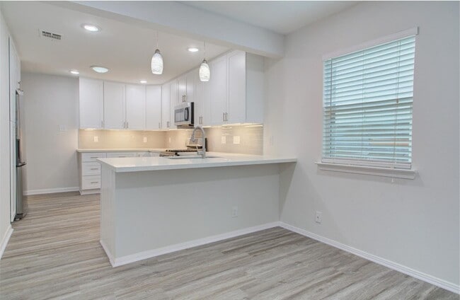 Photo - 5704 Darling St