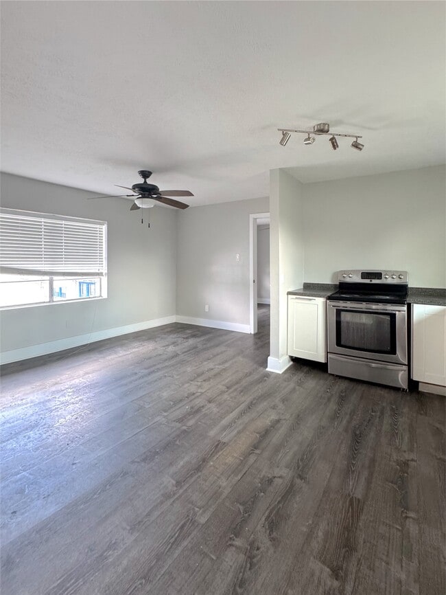 Photo - 6832 Avenue I