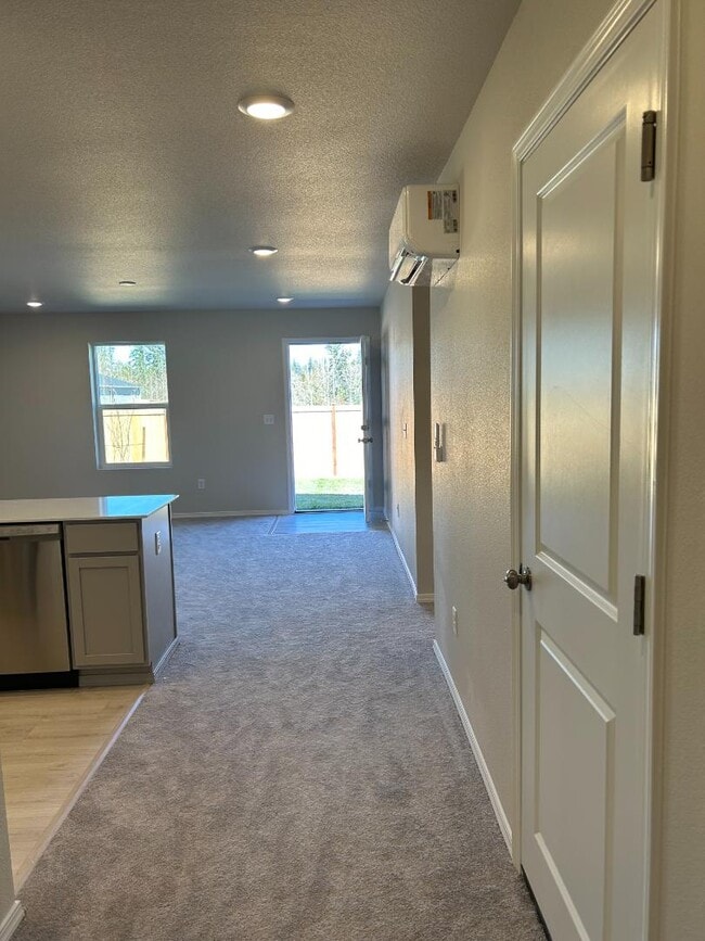 Photo - 13459 193 St E