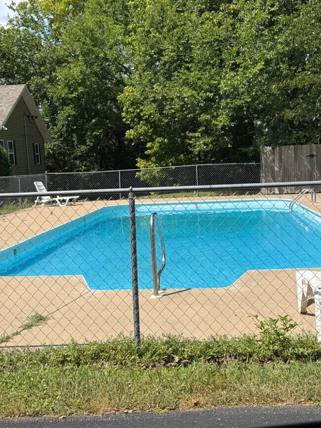 Photo - Last 2BR unit at Green Oaks Unit Bldg 1 1C
