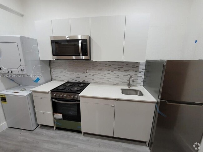 Building Photo - 734 SW 4th St Unit 8 Rental