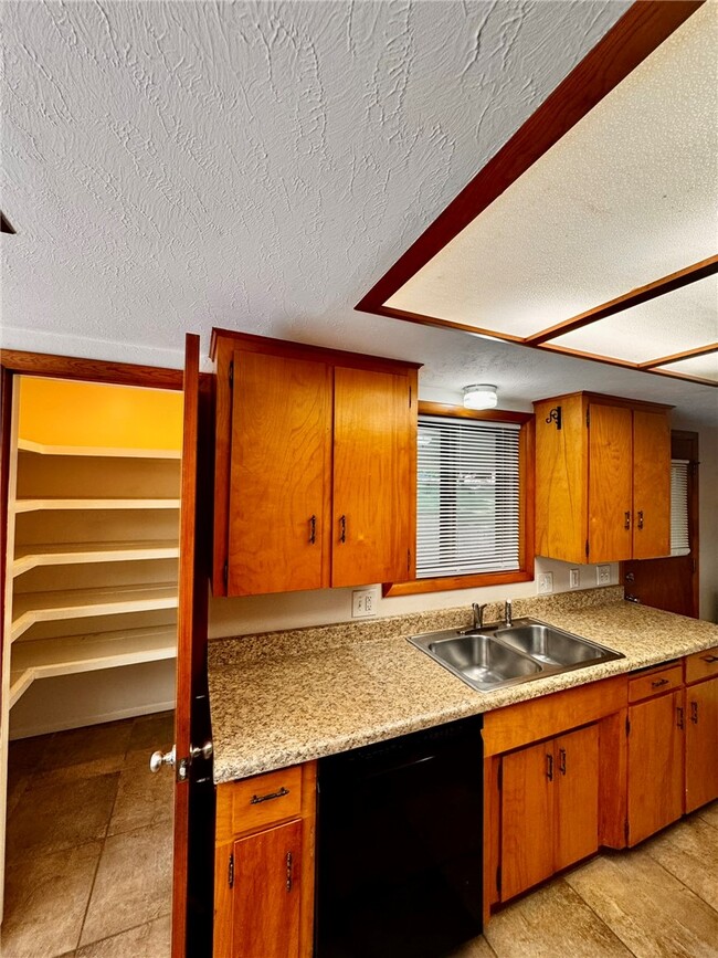 Photo - 9108 Bluff Dr