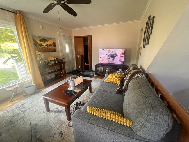 Photo - 2949 York Ave N