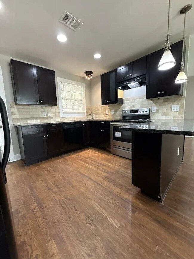 Photo - 3 Bed 2 Bath in Atlanta!