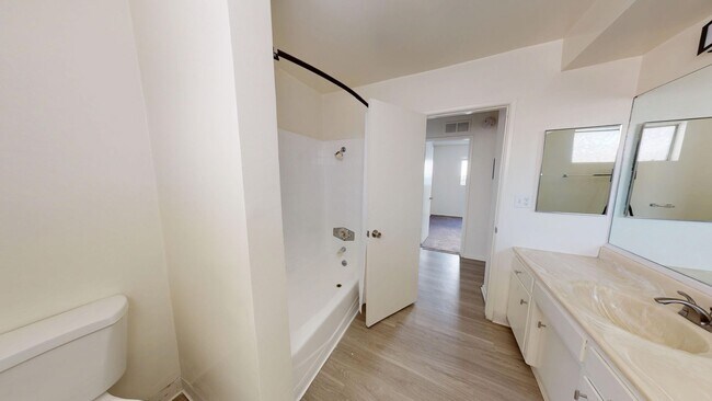 2266 Del Mar
