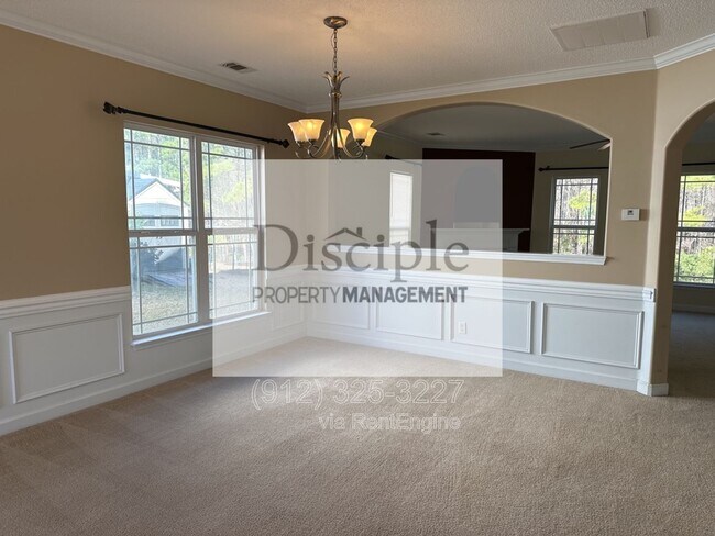 136 Magnolia Dr
