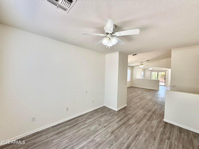 Photo - 13719 W Keim Dr