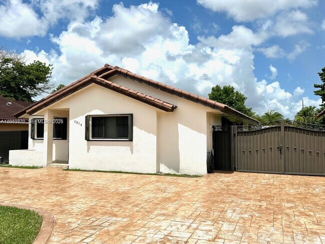 Photo - 2514 SW 138th Ave