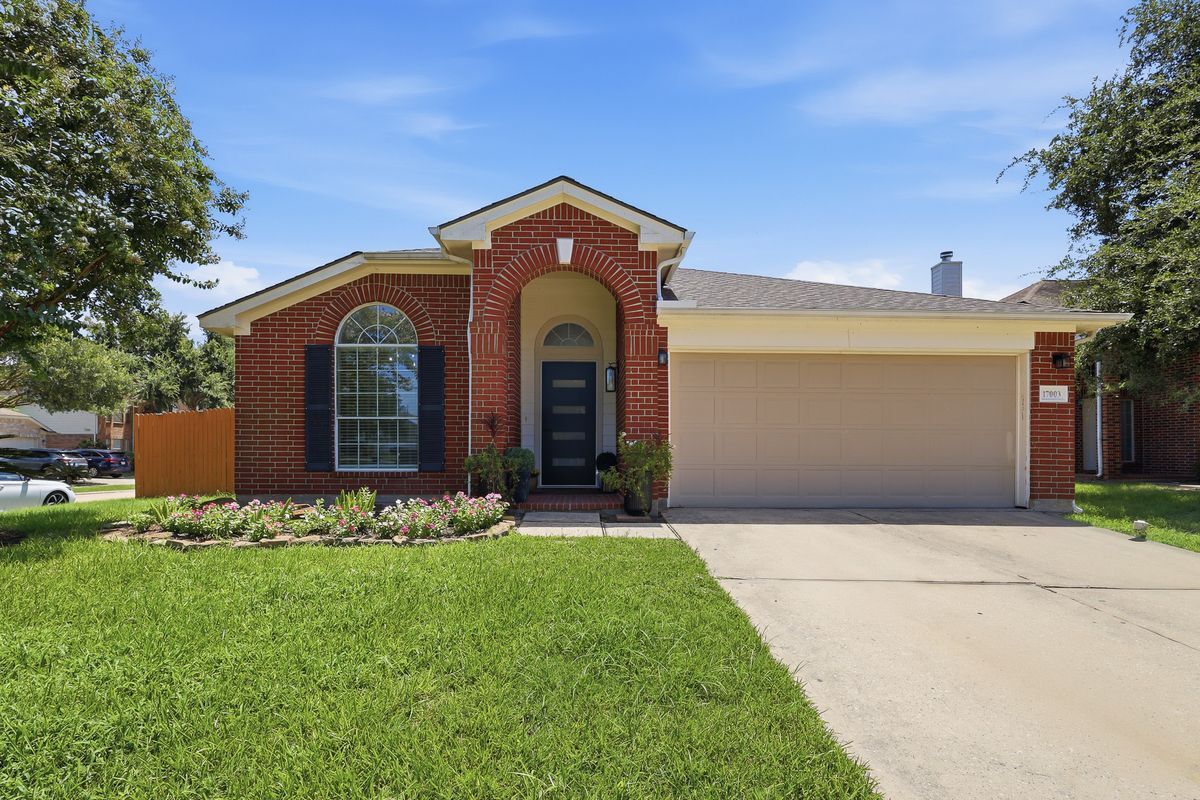 Photo - 17003 Analisa Cir