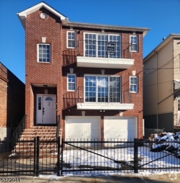 Building Photo - 138 Mt Pleasant Ave Rental