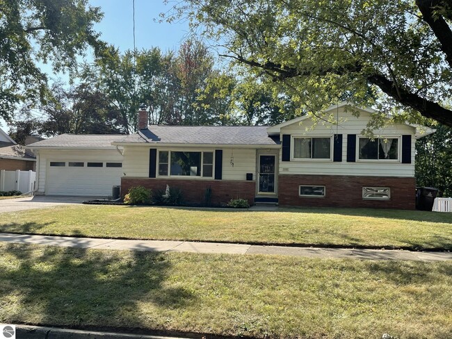Building Photo - 197 Westview Dr