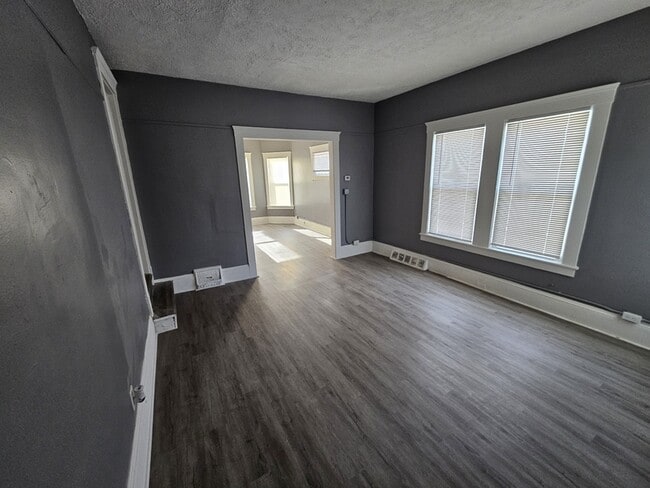 Photo - 2810 Woodbridge Ave