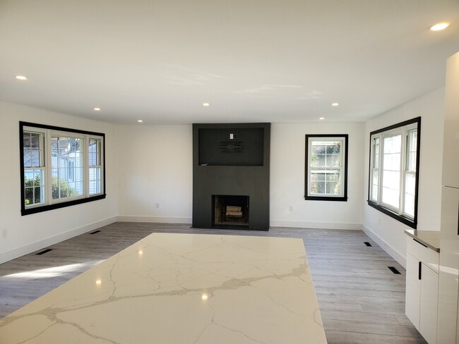 Photo - 1260 Dogwood Rd Unit Upper