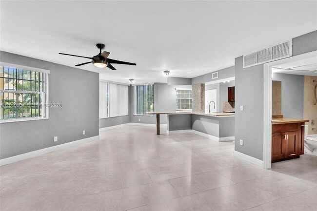 Photo - 2881 N Oakland Forest Dr Unit 105