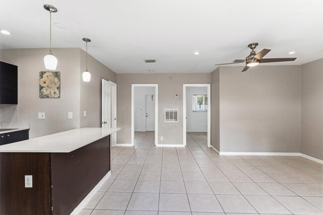 Photo - 709 SW 13th Ave Unit 2